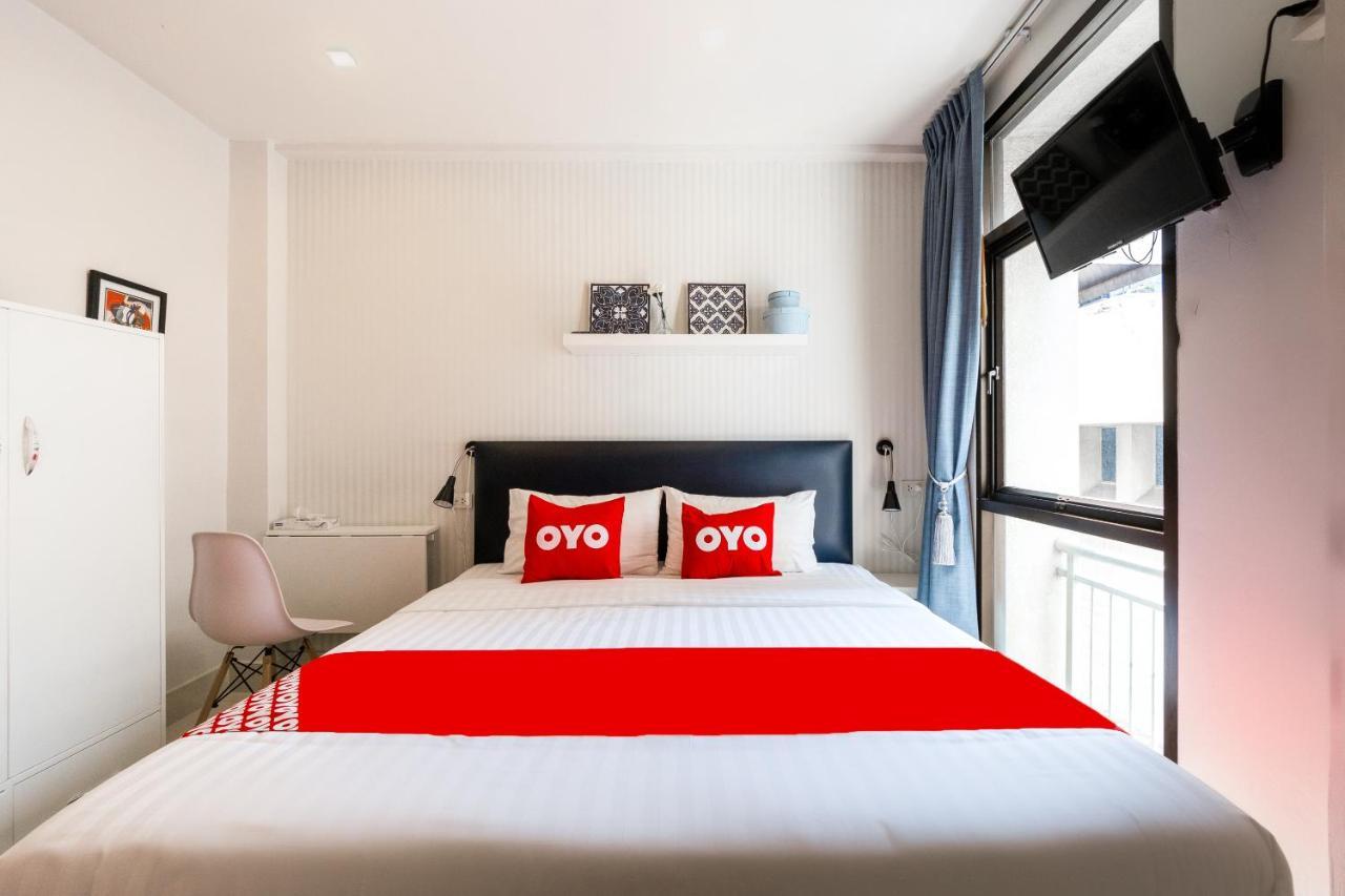 Oyo 960 The Urban Age Deluxe Hotel Банкок Екстериор снимка