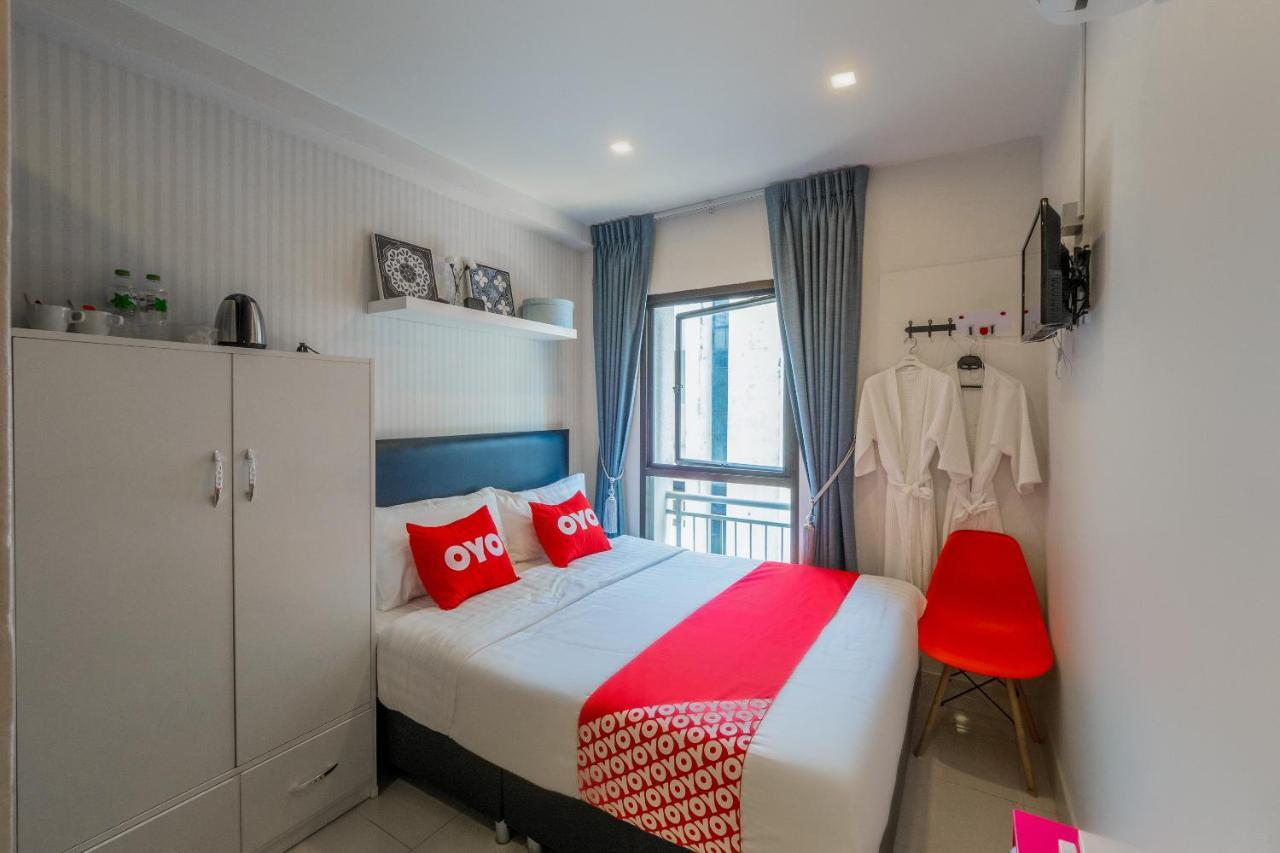 Oyo 960 The Urban Age Deluxe Hotel Банкок Екстериор снимка