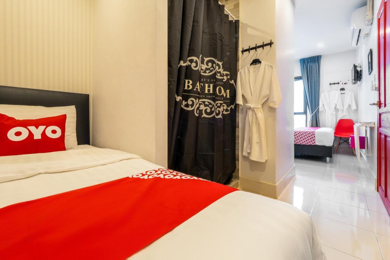 Oyo 960 The Urban Age Deluxe Hotel Банкок Екстериор снимка