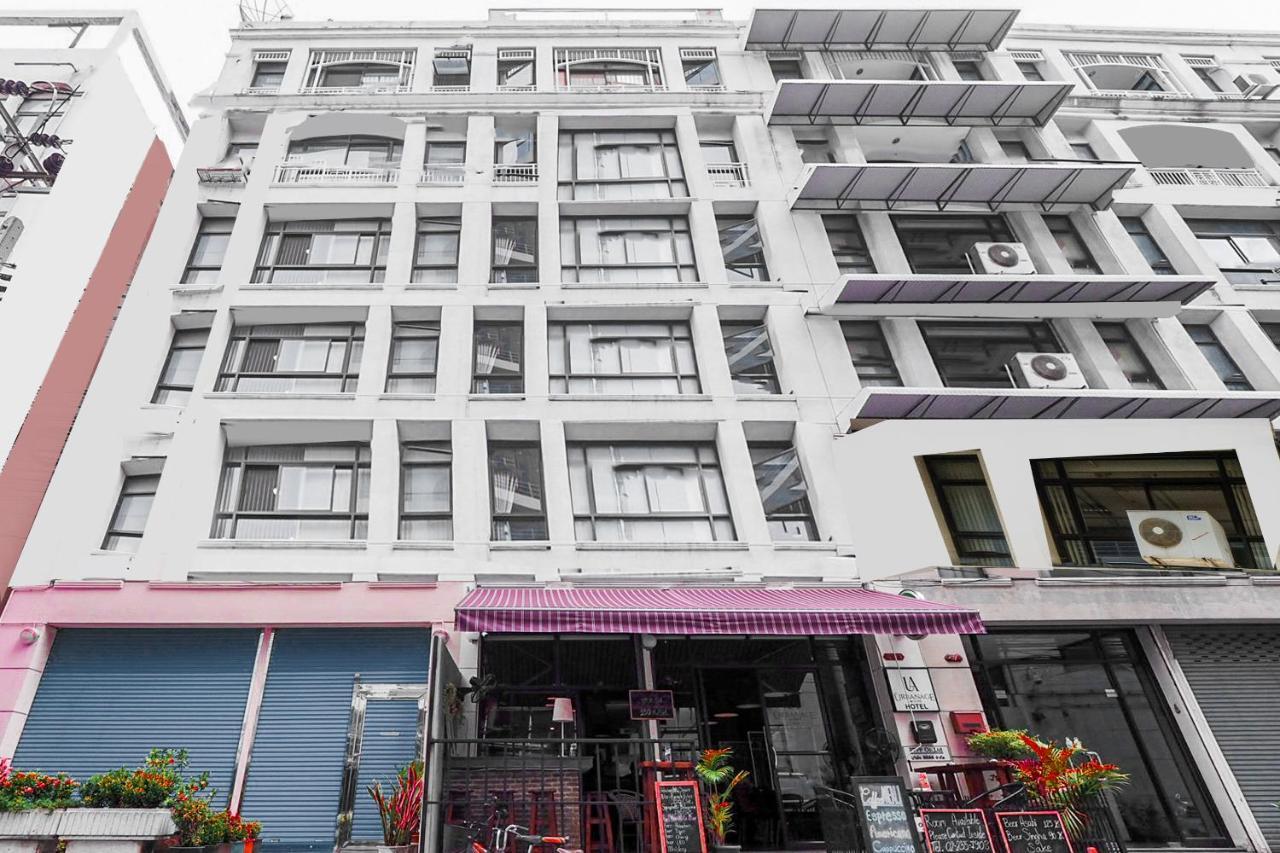 Oyo 960 The Urban Age Deluxe Hotel Банкок Екстериор снимка